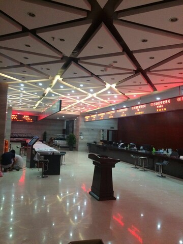 1568273974119727.jpg 徐州市經(jīng)濟(jì)開發(fā)區(qū)政務(wù)中心叫號(hào)系統(tǒng)1.jpg